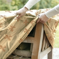 Pokrowiec na prostokątny stół z krzesłami, ze wzorem lilii, S:150 x D:230cm, wysokość 80cm