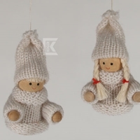 Zawieszka wełniana 'Dziewczynka` Wys: 8 cm kolor: biały